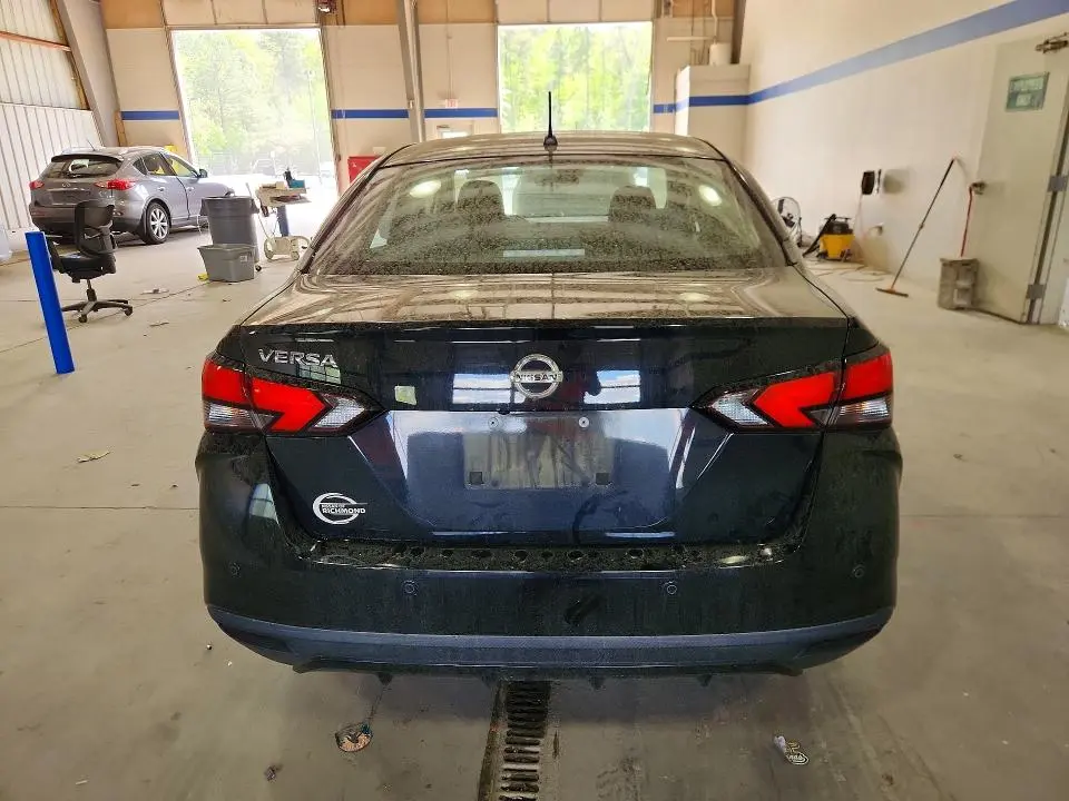 2021 NISSAN VERSA S  