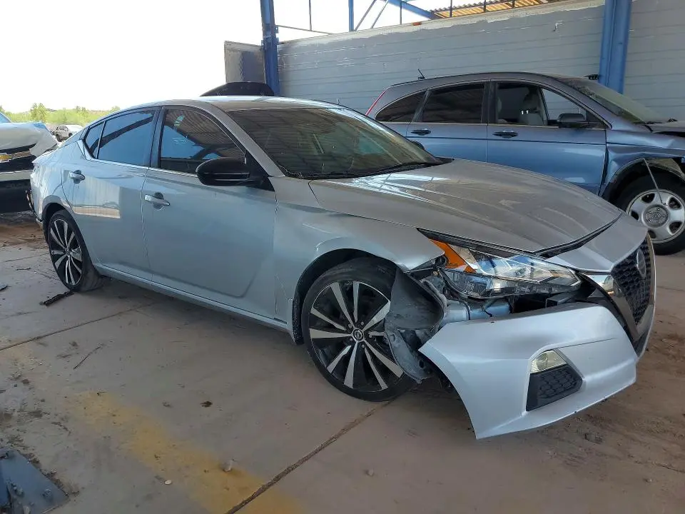2021 NISSAN ALTIMA SR  