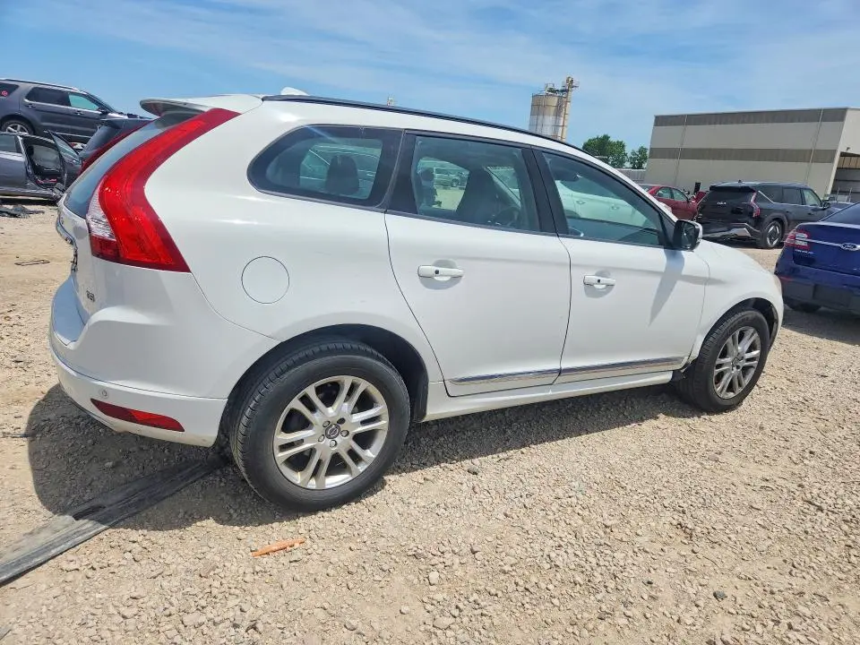 2016 VOLVO XC60 T5  