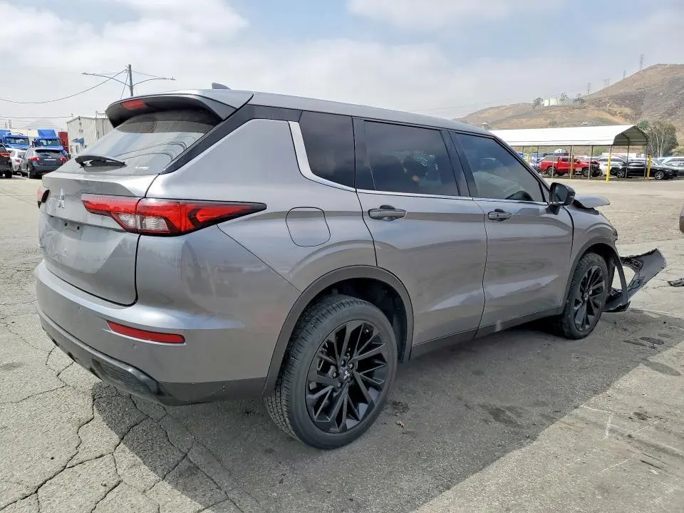 2022 MITSUBISHI OUTLANDER SE  