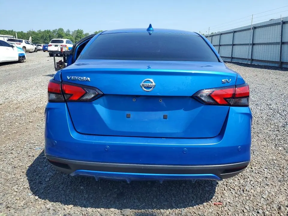 2021 NISSAN VERSA SV  