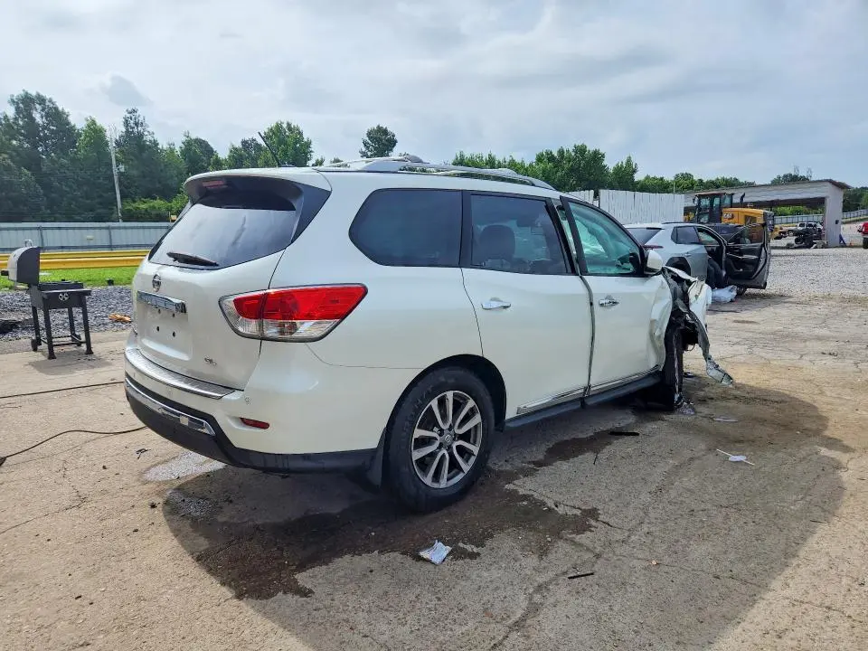 2015 NISSAN PATHFINDER SL  