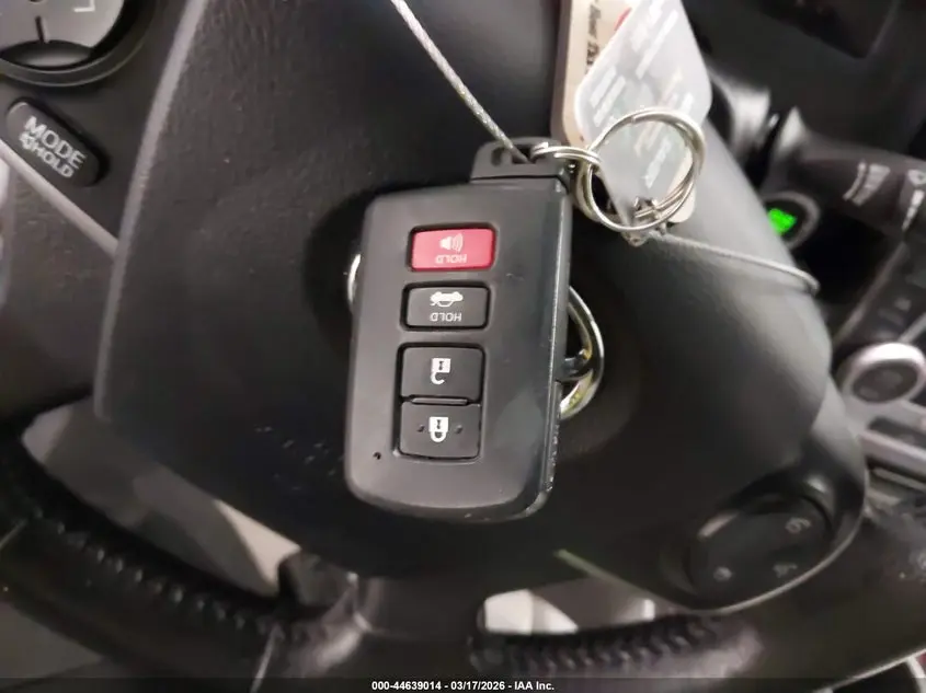 2012 TOYOTA CAMRY XLE V6