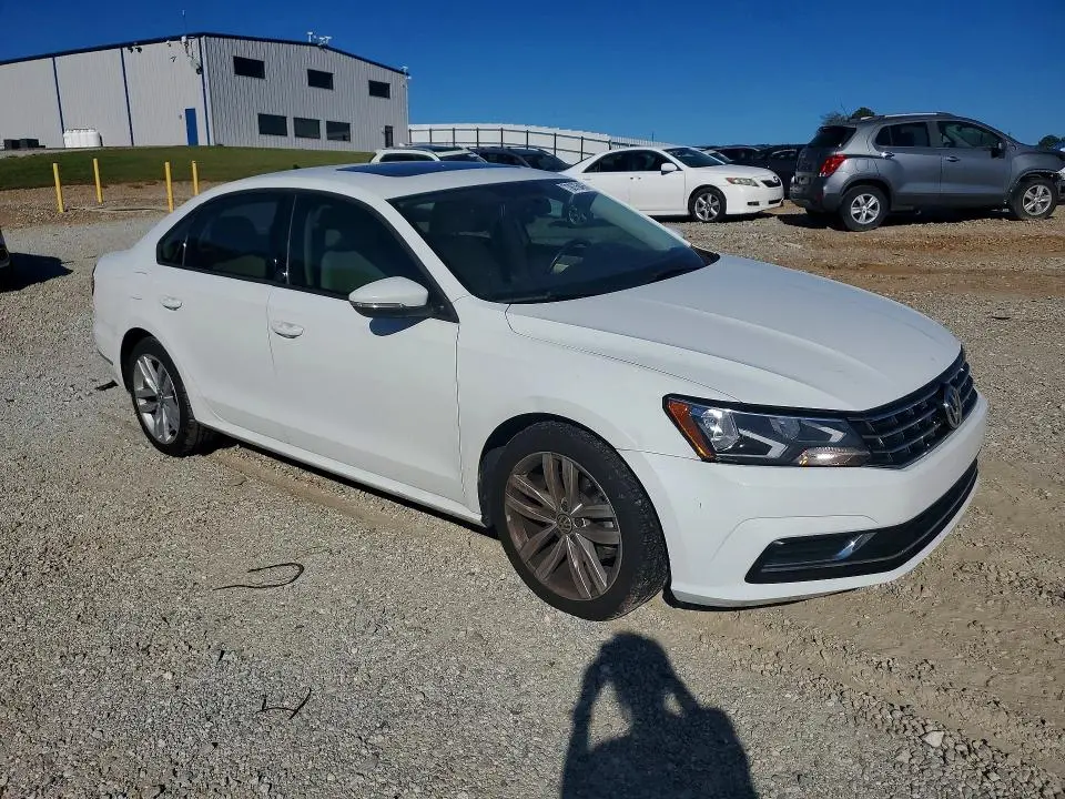 2019 VOLKSWAGEN PASSAT WOLFSBURG  
