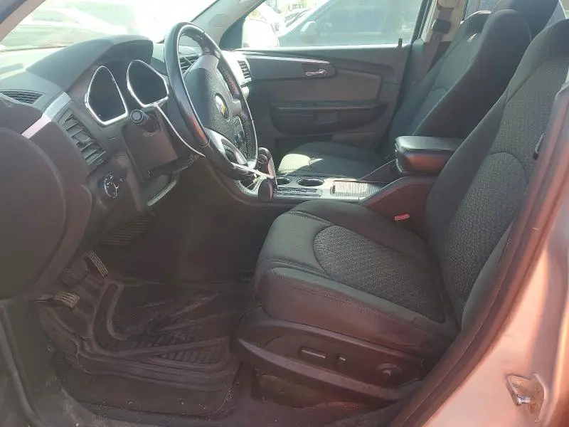 2011 CHEVROLET TRAVERSE LT  