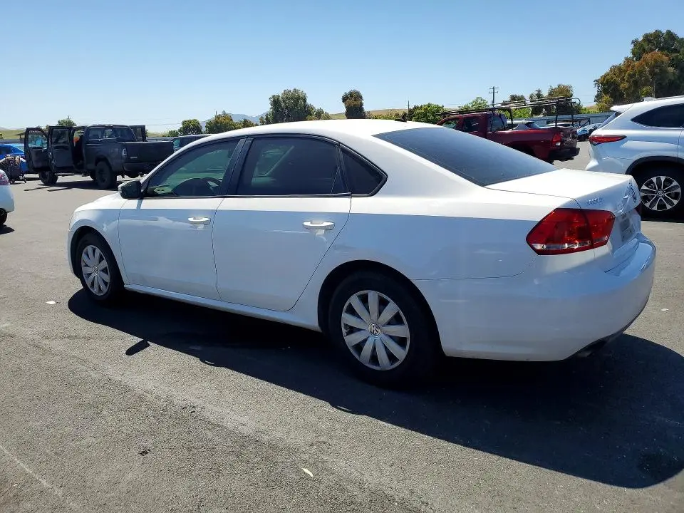2013 VOLKSWAGEN PASSAT S  