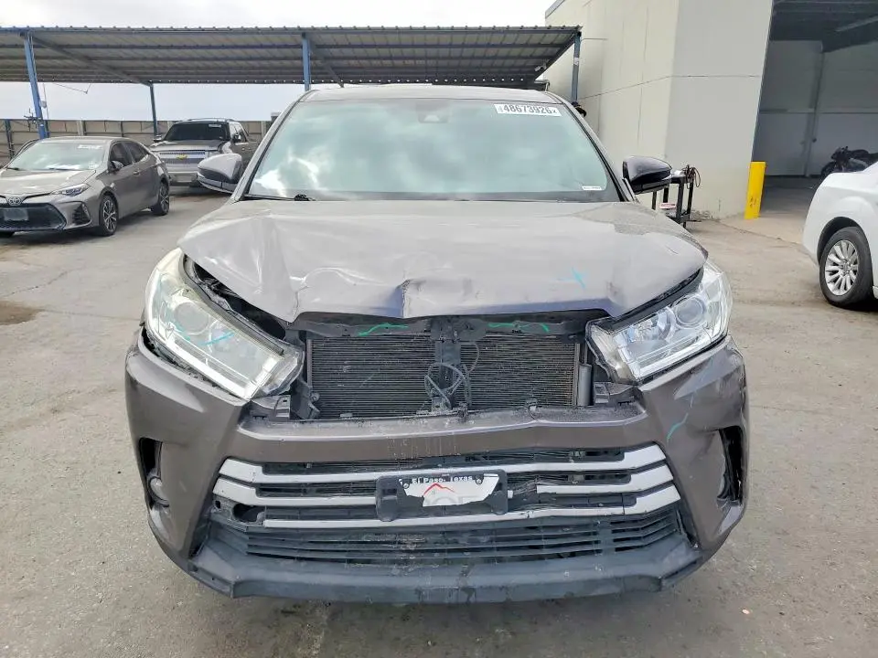 2018 TOYOTA HIGHLANDER LE PLUS  