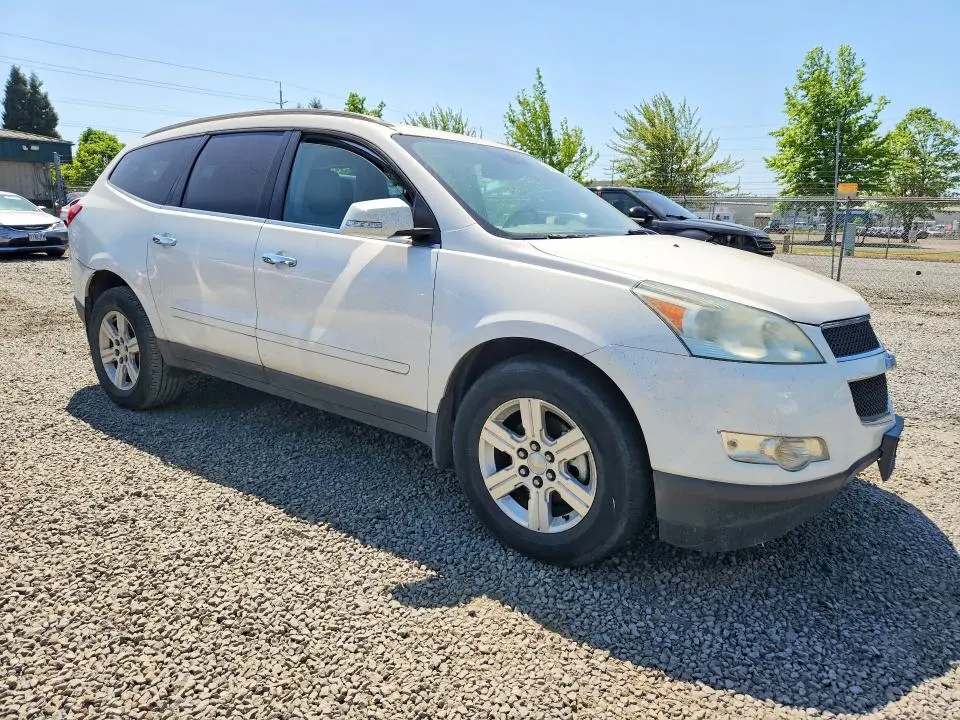 2011 CHEVROLET TRAVERSE LT  