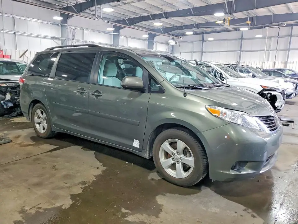 2011 TOYOTA SIENNA LE  