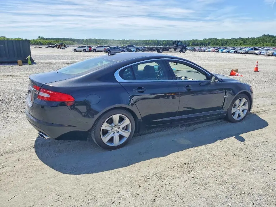 2011 JAGUAR XF   