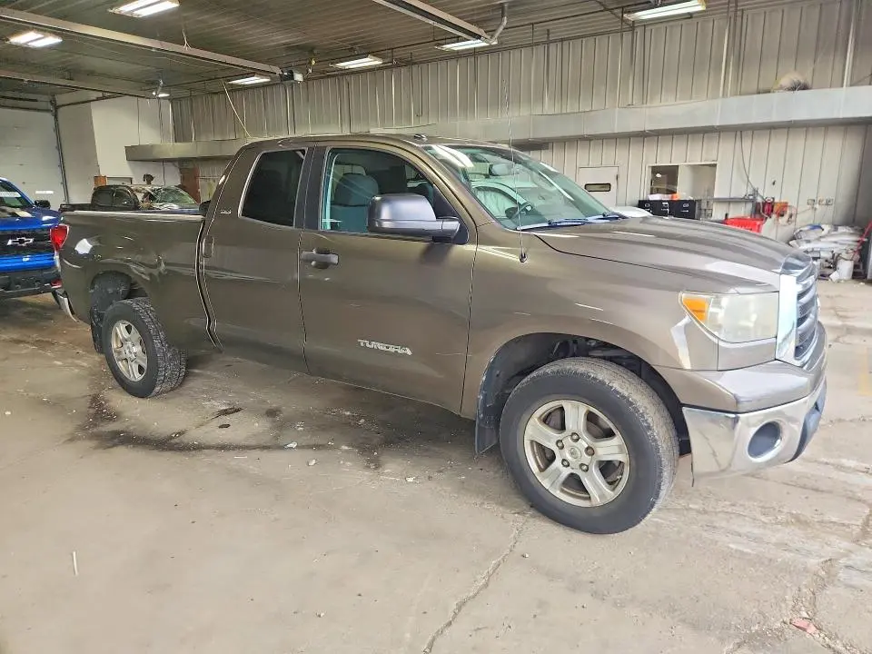 2011 TOYOTA TUNDRA DOUBLE CAB SR5  