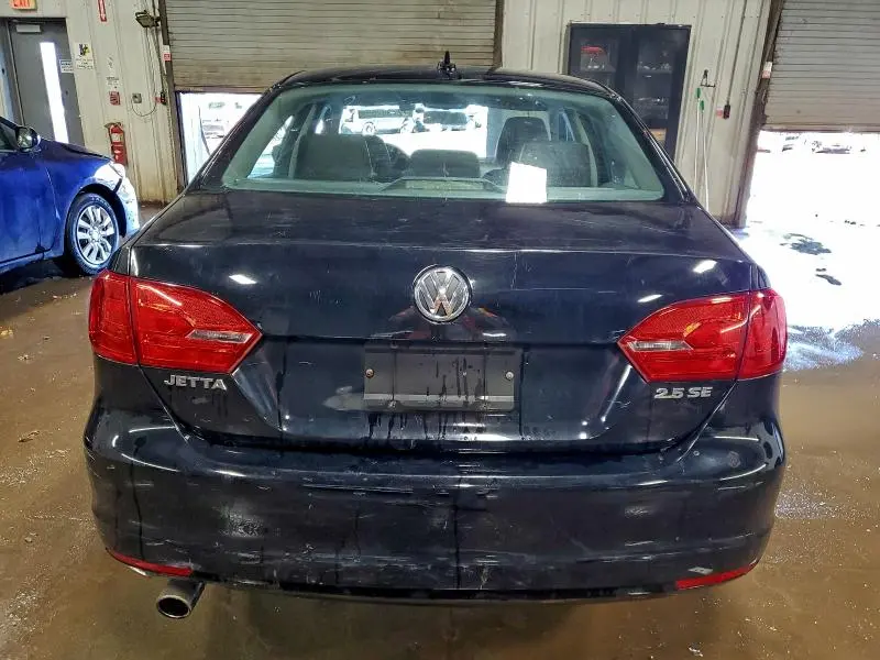 2011 VOLKSWAGEN JETTA SE  