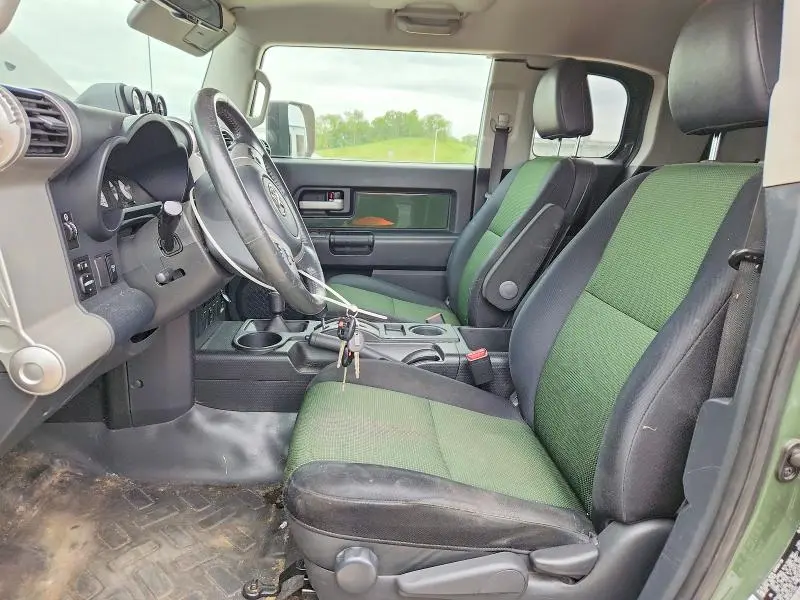 2011 TOYOTA FJ CRUISER BASE  