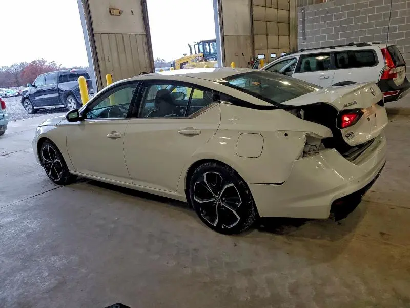 2023 NISSAN ALTIMA SR  