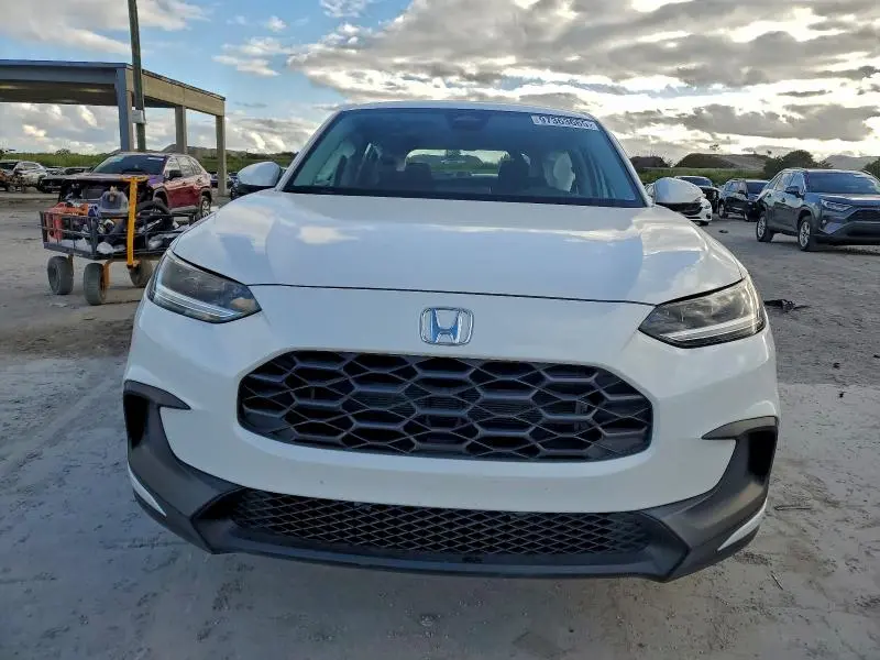 2025 HONDA HR-V LX  