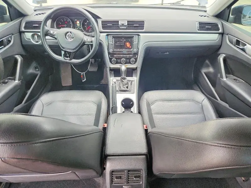 2019 VOLKSWAGEN PASSAT WOLFSBURG  