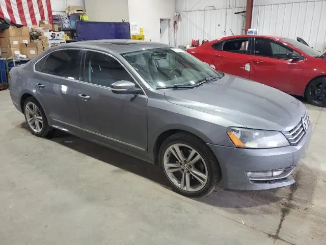 2013 VOLKSWAGEN PASSAT SE  