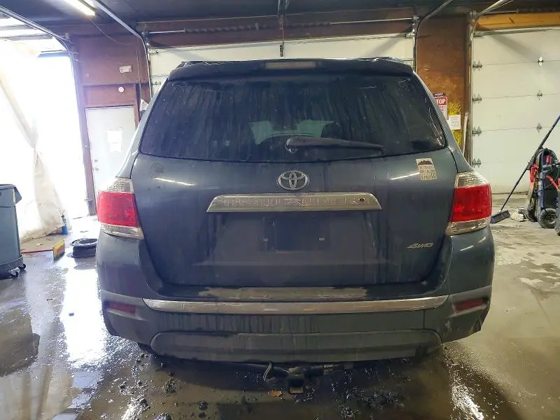 2011 TOYOTA HIGHLANDER BASE  