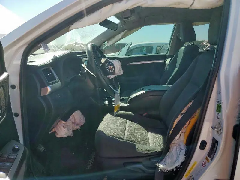 2017 TOYOTA HIGHLANDER LE  