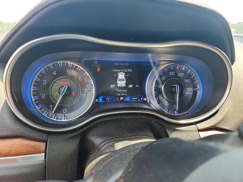 2019 CHRYSLER 300C   