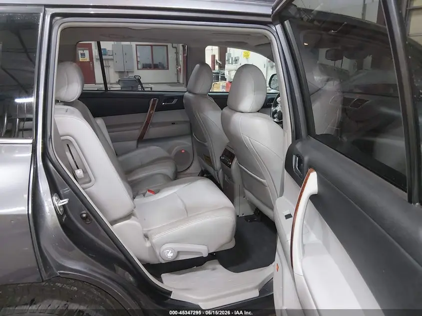 2013 TOYOTA HIGHLANDER LIMITED V6