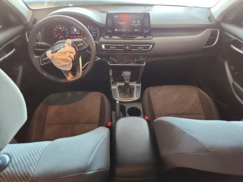 2023 KIA SELTOS LX  