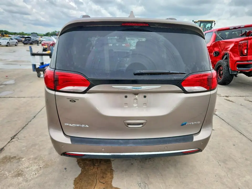 2018 CHRYSLER PACIFICA HYBRID LIMITED  