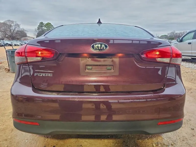 2017 KIA FORTE LX  