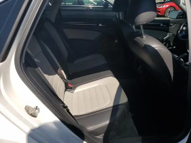 2015 VOLKSWAGEN PASSAT SE  