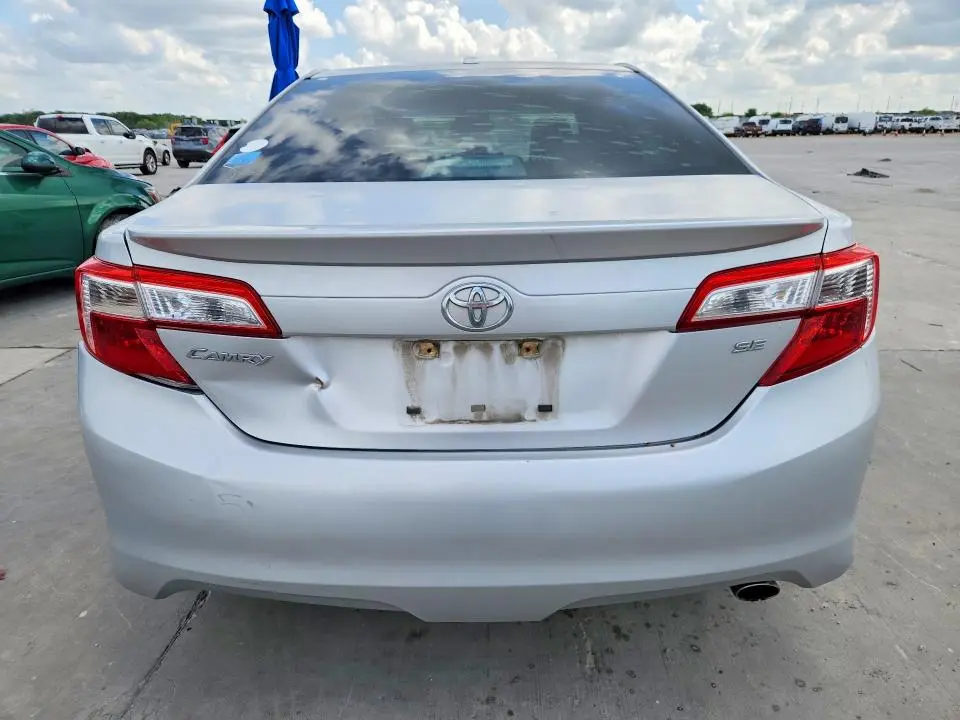 2013 TOYOTA CAMRY SE  
