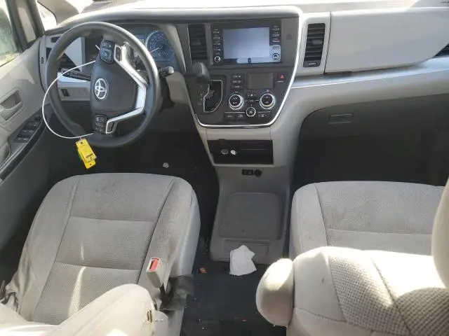 2019 TOYOTA SIENNA   