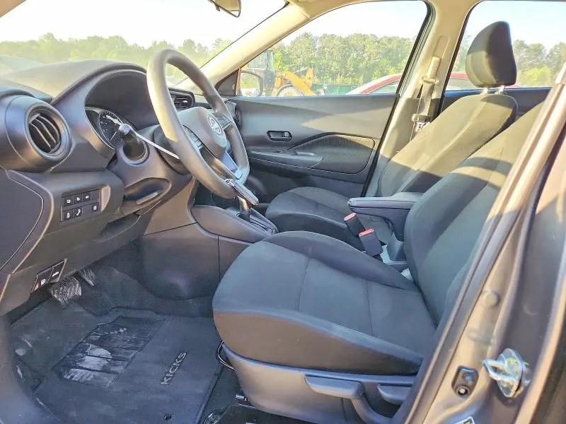 2023 NISSAN KICKS S  