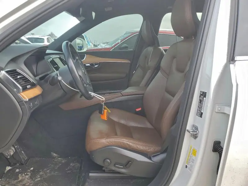 2021 VOLVO XC90 T6 MOMENTUM  