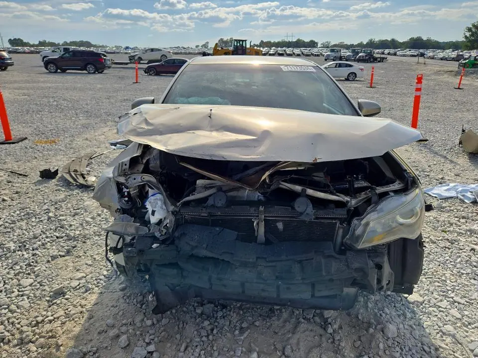 2015 TOYOTA CAMRY SE  