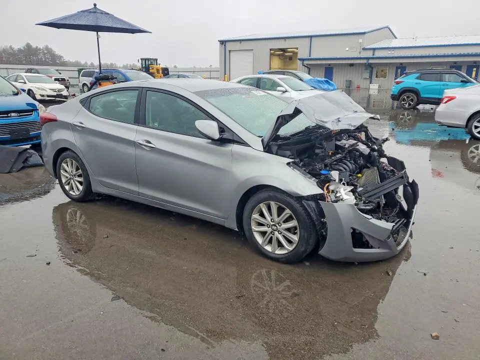 2015 HYUNDAI ELANTRA SE  