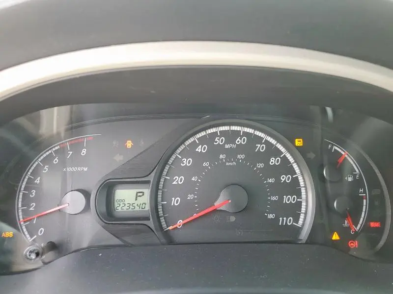 2011 TOYOTA SIENNA LE  