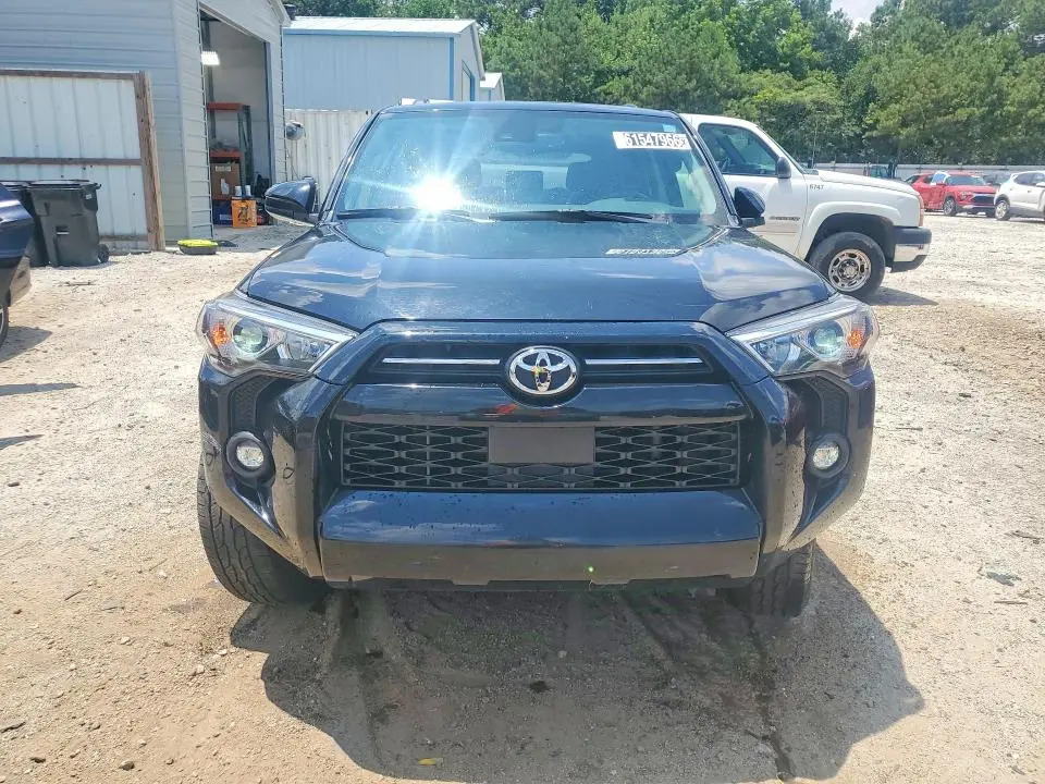 2024 TOYOTA 4RUNNER SR5  