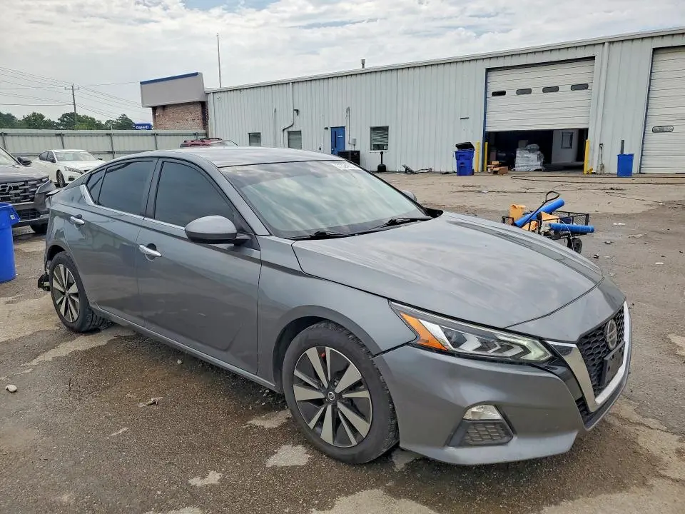 2021 NISSAN ALTIMA SV  
