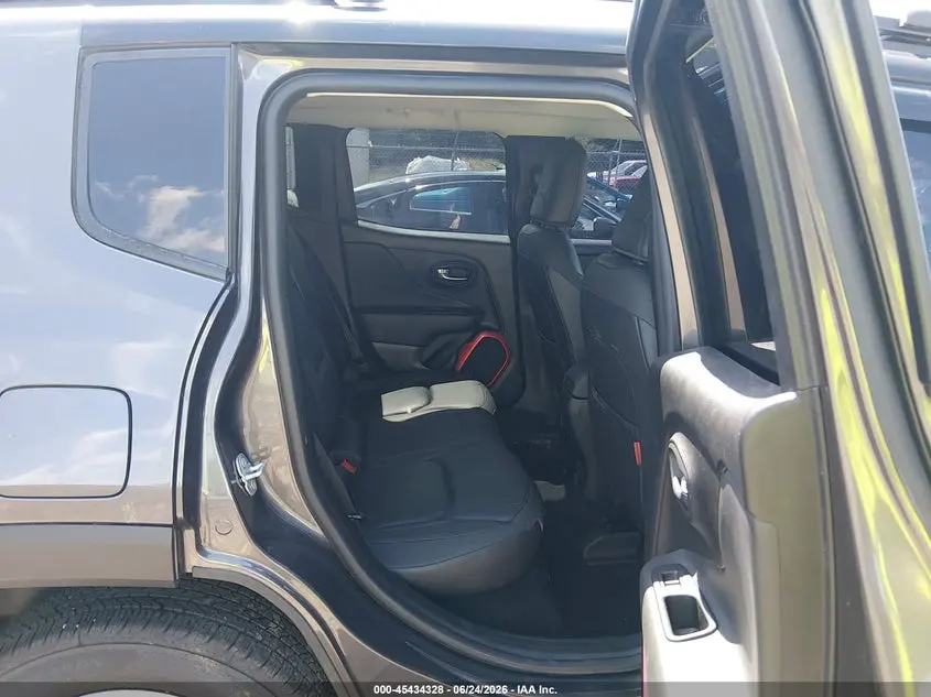 2017 JEEP RENEGADE TRAILHAWK 4X4
