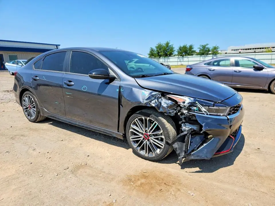 2023 KIA FORTE GT  