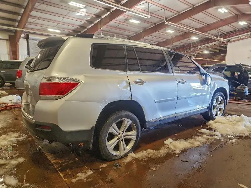 2013 TOYOTA HIGHLANDER LIMITED  