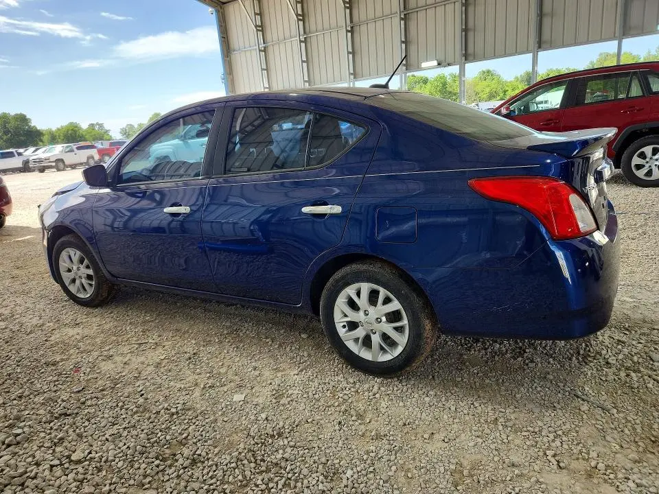2018 NISSAN VERSA SV  