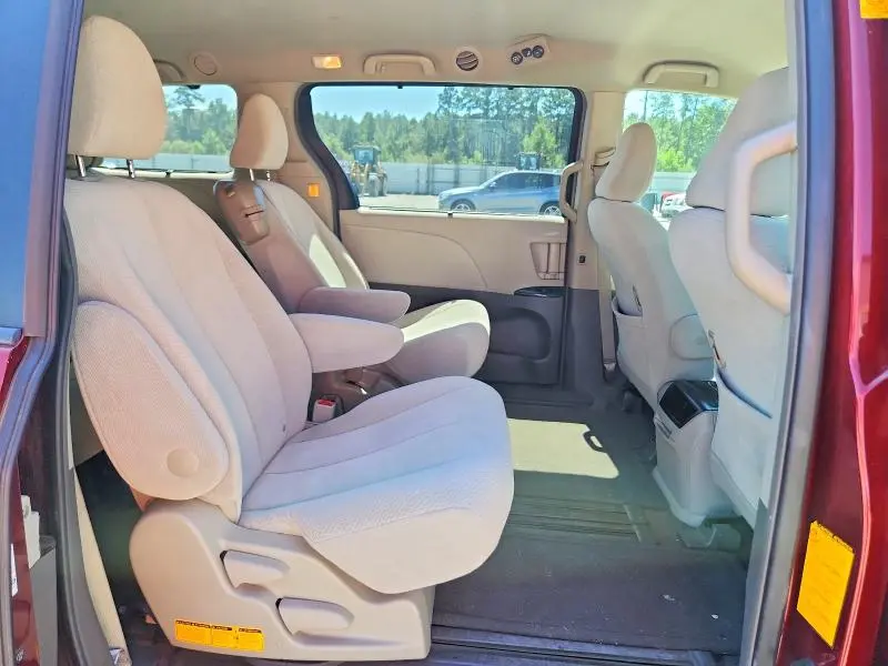 2011 TOYOTA SIENNA LE  