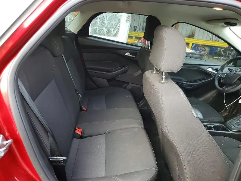 2017 FORD FOCUS SE  