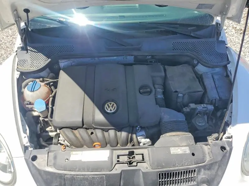 2013 VOLKSWAGEN BEETLE   