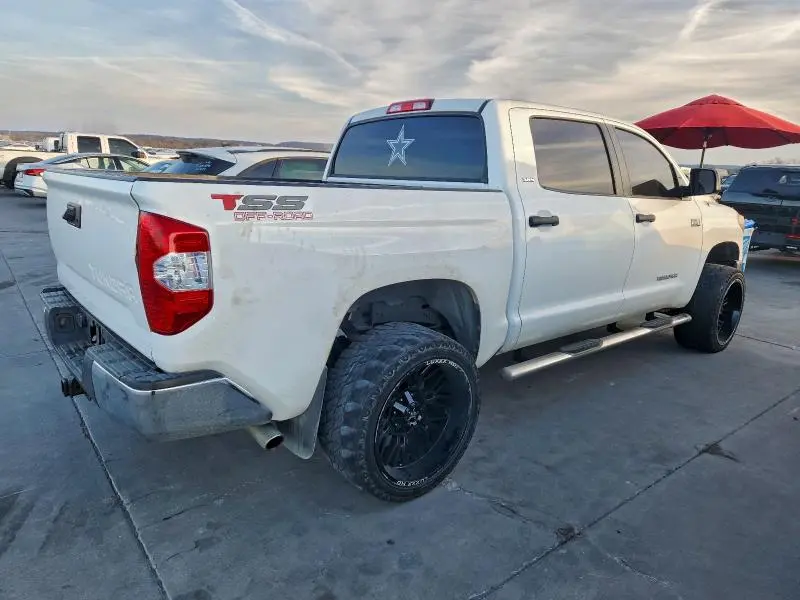 2015 TOYOTA TUNDRA CREWMAX SR5  
