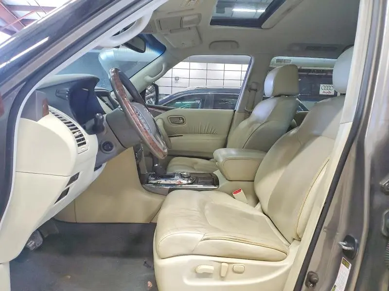 2017 INFINITI QX80   
