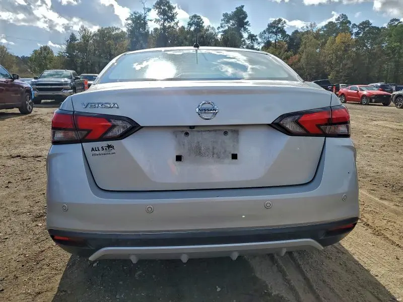 2021 NISSAN VERSA S  