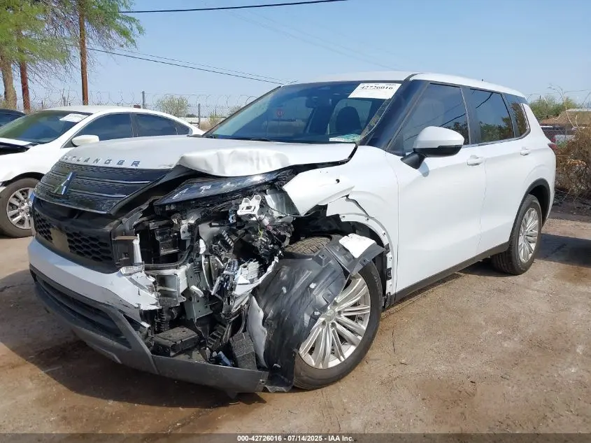 2024 MITSUBISHI OUTLANDER ES 2.5 2WD