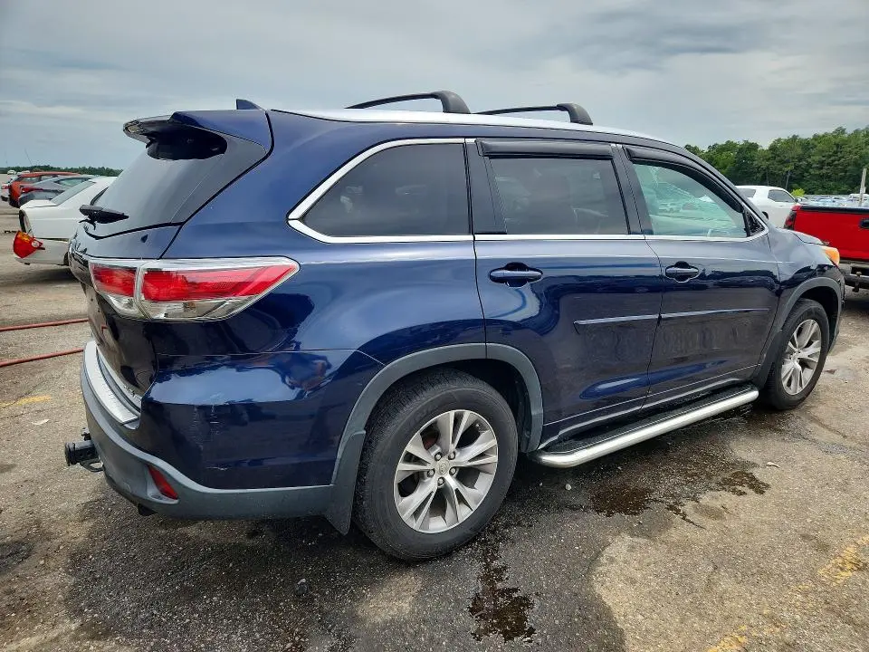 2014 TOYOTA HIGHLANDER XLE  